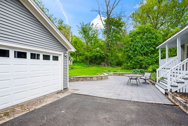 331 E Russell Street, Barrington, IL 60010