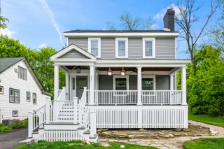 331 E Russell Street, Barrington, IL 60010