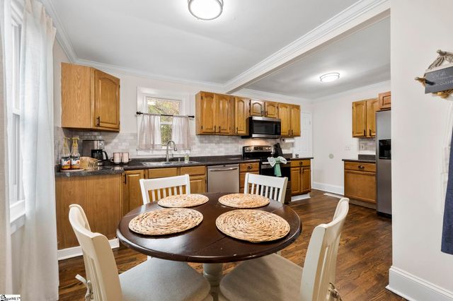 120 E Wilburn Avenue, Greenville, SC 29611