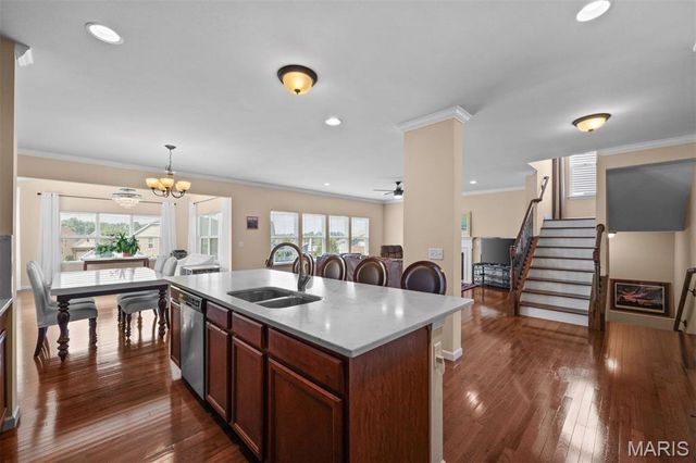 1633 Willowbrooke Manors Court, Creve Coeur, MO 63146