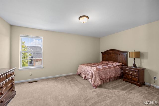 1633 Willowbrooke Manors Court, Creve Coeur, MO 63146