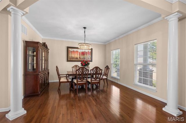 1633 Willowbrooke Manors Court, Creve Coeur, MO 63146