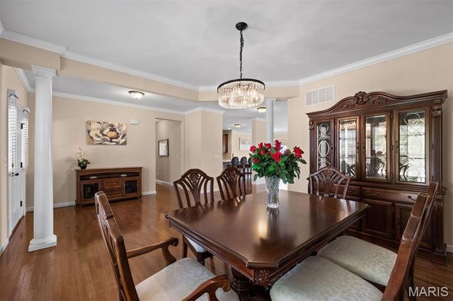 1633 Willowbrooke Manors Court, Creve Coeur, MO 63146