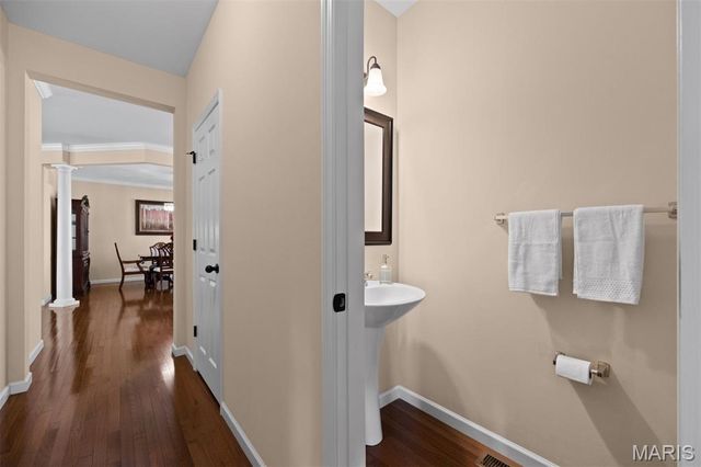 1633 Willowbrooke Manors Court, Creve Coeur, MO 63146