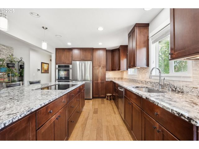 14030 Sw BARLOW Pl, Beaverton, OR 97008