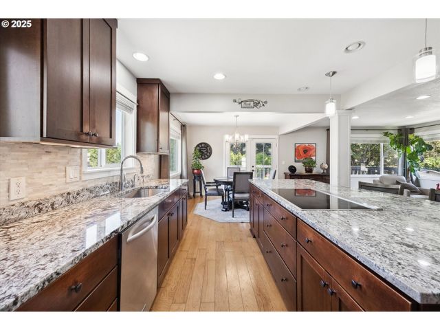 14030 Sw BARLOW Pl, Beaverton, OR 97008