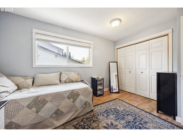 14030 Sw BARLOW Pl, Beaverton, OR 97008