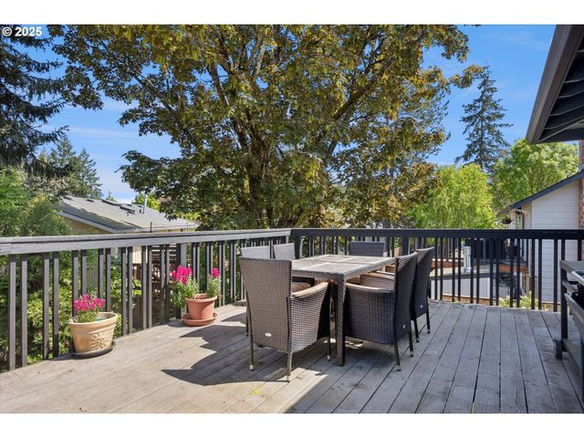 14030 Sw BARLOW Pl, Beaverton, OR 97008