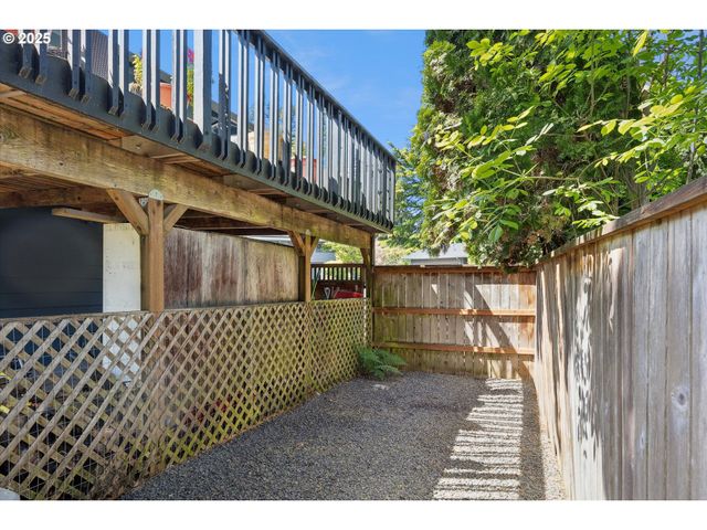 14030 Sw BARLOW Pl, Beaverton, OR 97008