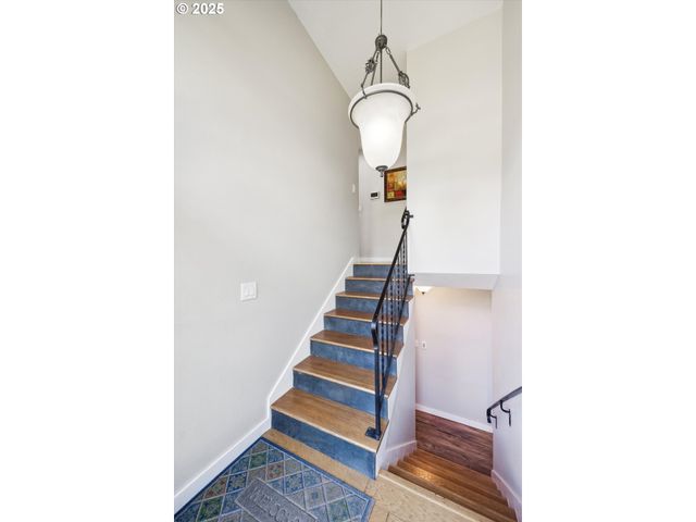14030 Sw BARLOW Pl, Beaverton, OR 97008