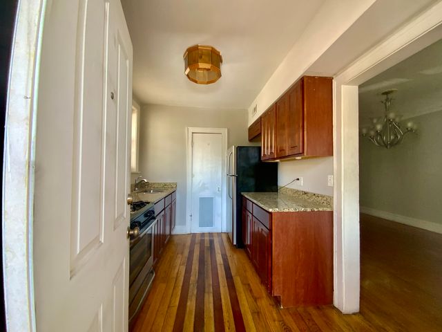 5511 W Diversey Avenue 3, Chicago, IL 60639