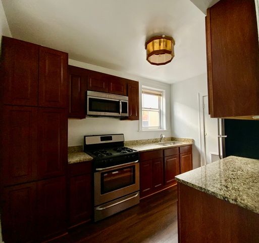 5511 W Diversey Avenue 3, Chicago, IL 60639