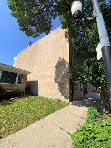 5511 W Diversey Avenue 3, Chicago, IL 60639