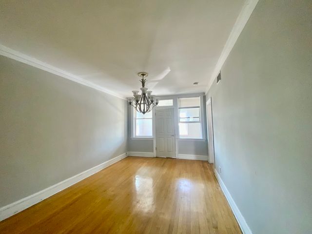 5511 W Diversey Avenue 3, Chicago, IL 60639