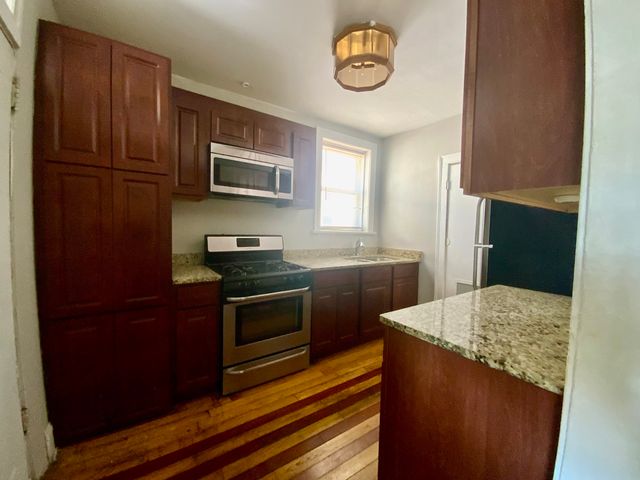 5511 W Diversey Avenue 3, Chicago, IL 60639