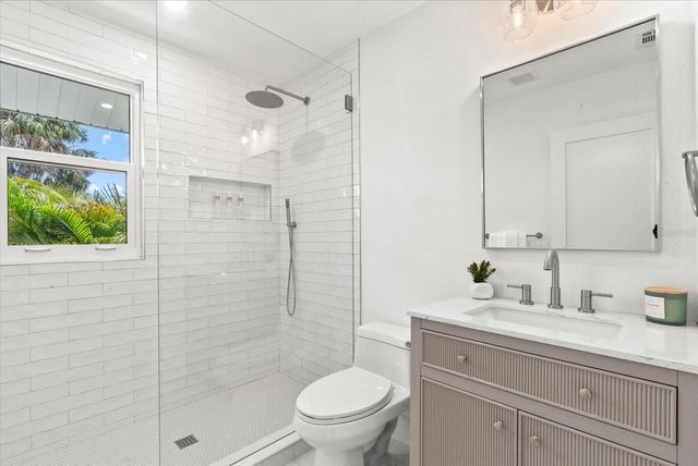 1051 INDIAN BEACH DRIVE, Sarasota, FL 34234