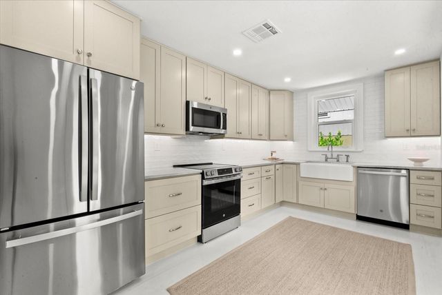 1051 INDIAN BEACH DRIVE, Sarasota, FL 34234