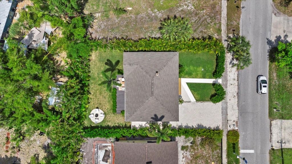 Image 37 of property listing at 1051 INDIAN BEACH DRIVE, Sarasota, FL 34234