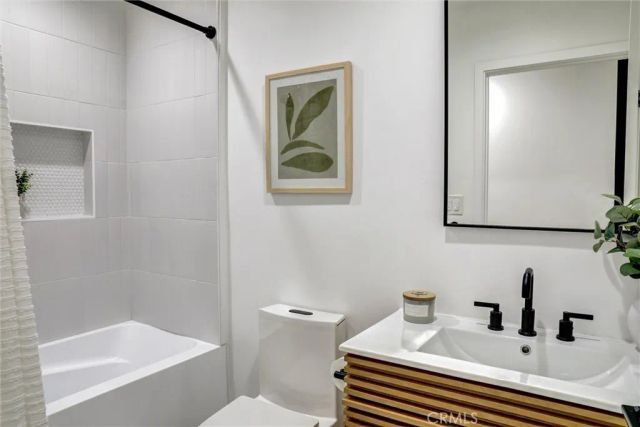 5218 Barker Drive, Los Angeles, CA 90042