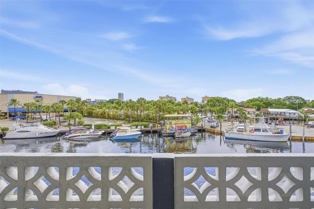 13105 NE Ixora Ct 300, North Miami, FL 33181
