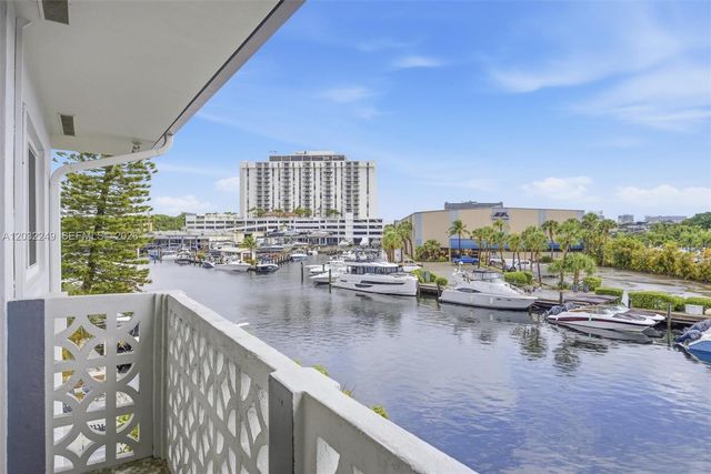 13105 NE Ixora Ct 300, North Miami, FL 33181