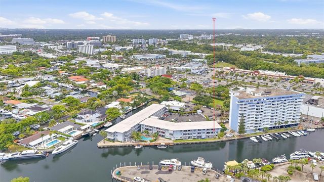 13105 NE Ixora Ct 300, North Miami, FL 33181