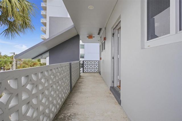 13105 NE Ixora Ct 300, North Miami, FL 33181