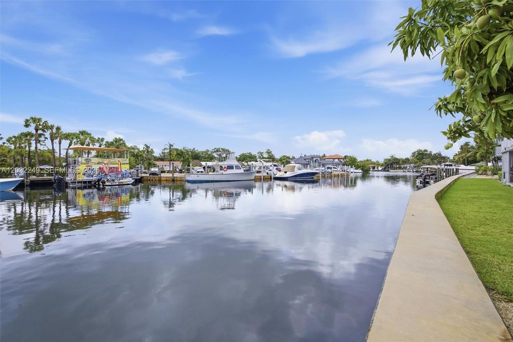 13105 NE Ixora Ct 300, North Miami, FL 33181