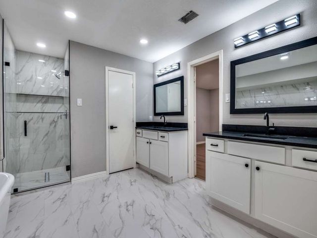 1044 Peach Lane, Desoto, TX 75115