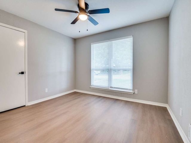 1044 Peach Lane, Desoto, TX 75115