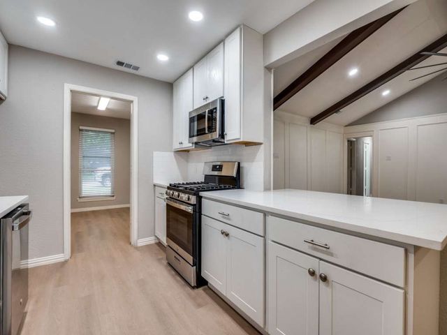 1044 Peach Lane, Desoto, TX 75115