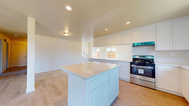 5567 Landon Ln, Riverbank, CA 95367