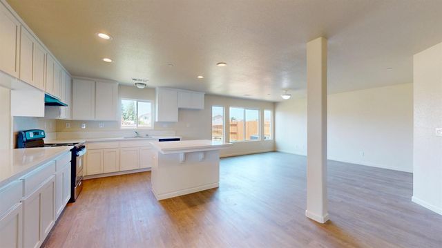 5567 Landon Ln, Riverbank, CA 95367