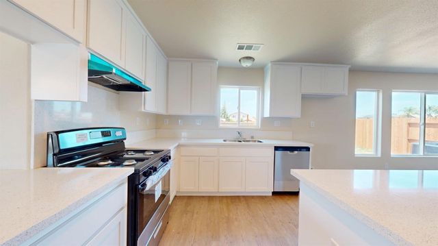 5567 Landon Ln, Riverbank, CA 95367