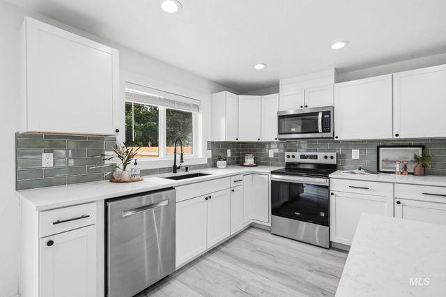 3829 S Constitution Way, Boise, ID 83706