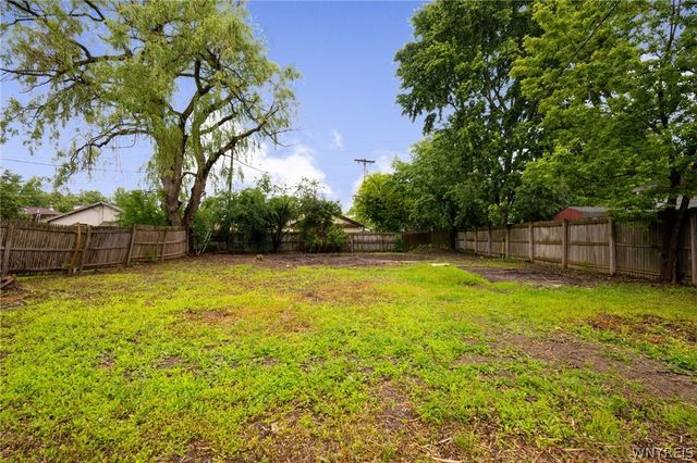 1889 Broadway, Grand Island, NY 14072