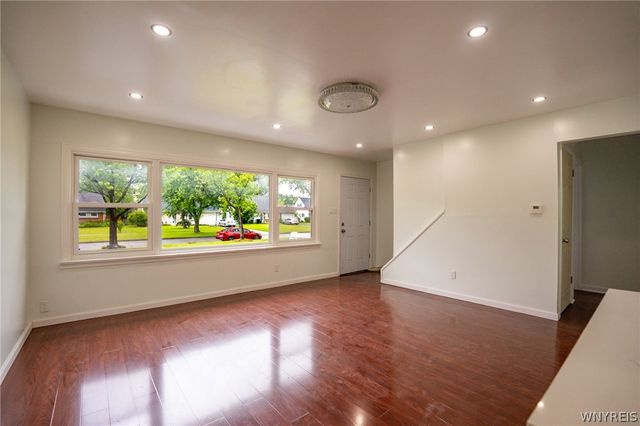 1889 Broadway, Grand Island, NY 14072