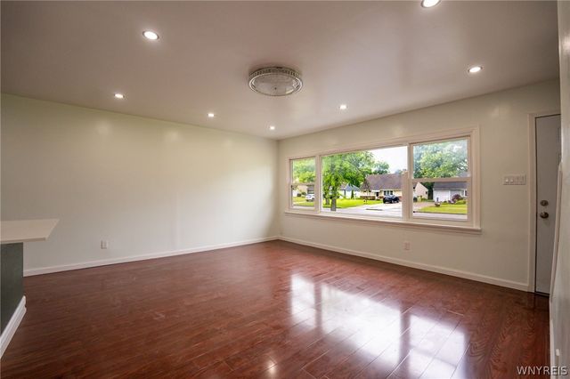 1889 Broadway, Grand Island, NY 14072