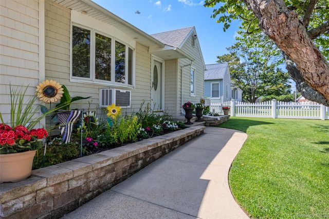 148 Birs Avenue, Lindenhurst, NY 11757