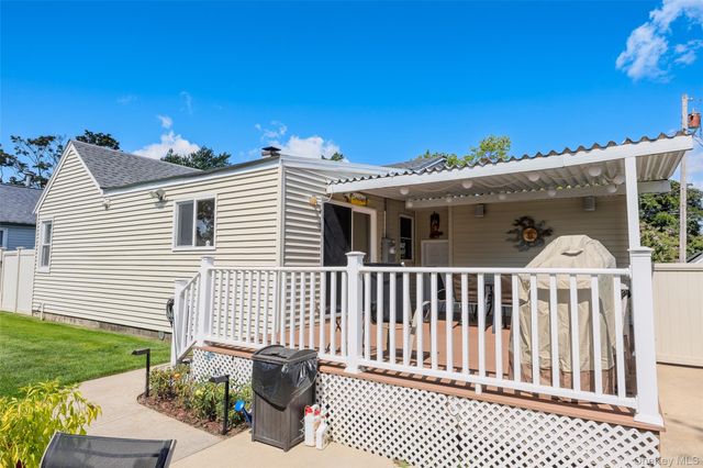 148 Birs Avenue, Lindenhurst, NY 11757