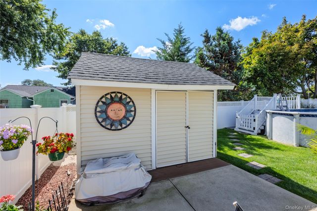 148 Birs Avenue, Lindenhurst, NY 11757