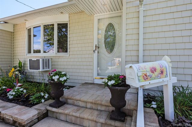 148 Birs Avenue, Lindenhurst, NY 11757