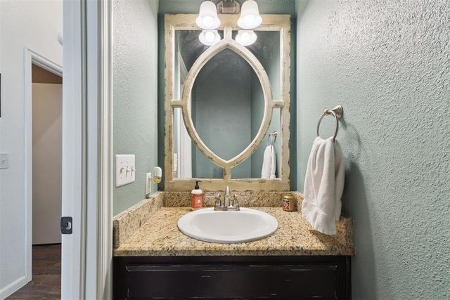 6055 W Blue Cedar Road, Edmond, OK 73025