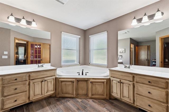 6055 W Blue Cedar Road, Edmond, OK 73025