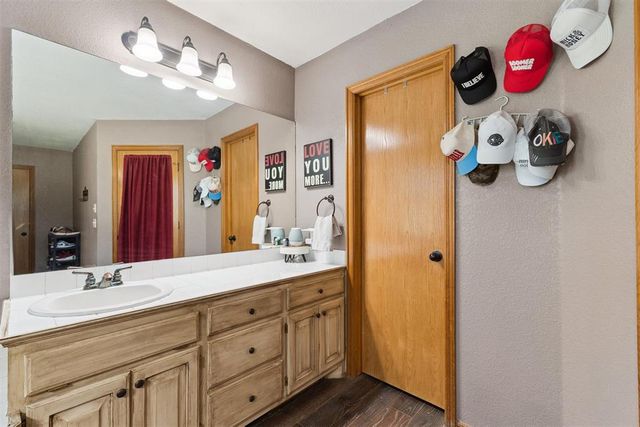 6055 W Blue Cedar Road, Edmond, OK 73025