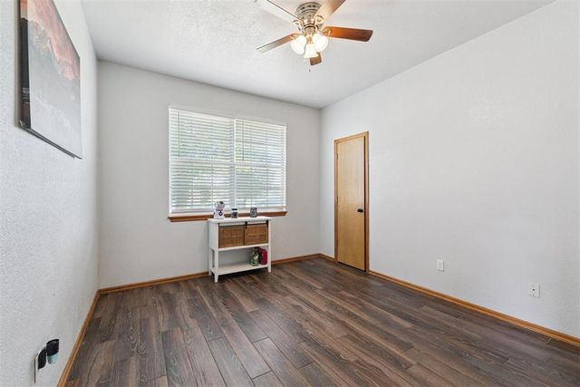 6055 W Blue Cedar Road, Edmond, OK 73025