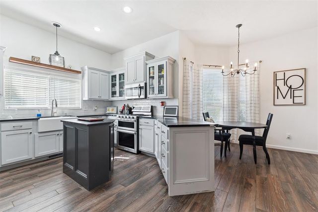 6055 W Blue Cedar Road, Edmond, OK 73025