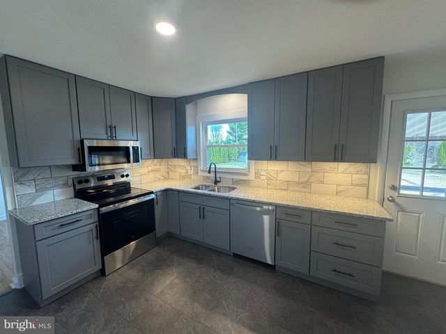 1218 S HANOVER ST, Pottstown, PA 19465