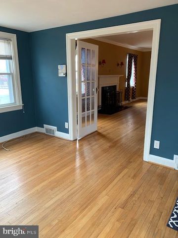 4718 RUATAN ST, College Park, MD 20740