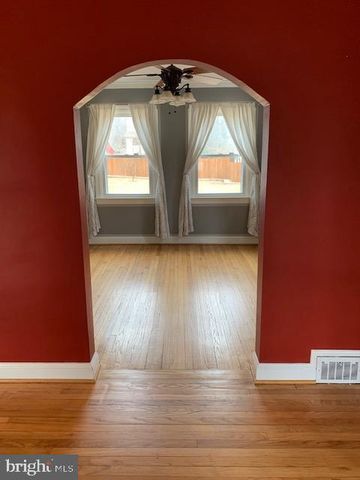 4718 RUATAN ST, College Park, MD 20740
